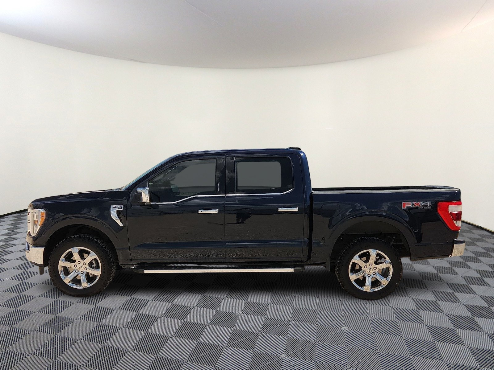 Used 2023 Ford F150 Lariat w/ Trailer Tow Package AWD/4WD image 2