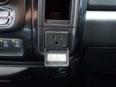 Used 2019 RAM 1500 Big Horn AWD/4WD image 21