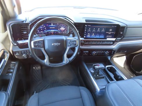 Used 2024 Chevrolet Silverado 1500 RST w/ Convenience Package II AWD/4WD image 4