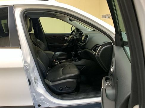 Used 2021 Jeep Cherokee Latitude Lux w/ Comfort/Convenience Group AWD/4WD image 12