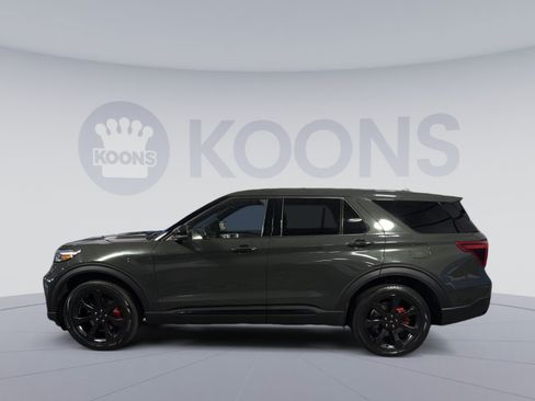 Used 2022 Ford Explorer ST w/ Equipment Group 401A AWD/4WD image 2