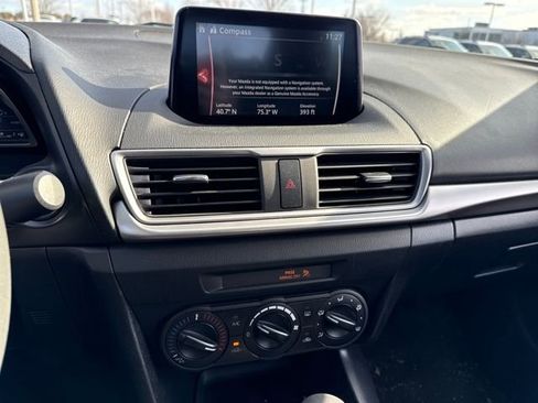 Used 2018 MAZDA MAZDA3 Sport image 18