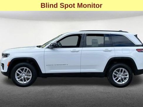 Used 2024 Jeep Grand Cherokee Laredo X w/ Luxury Tech Group I AWD/4WD image 5