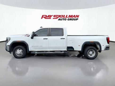 Used 2024 GMC Sierra 3500 Pro AWD/4WD image 4