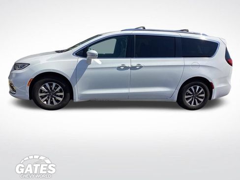 Used 2021 Chrysler Pacifica Touring-L FWD image 6