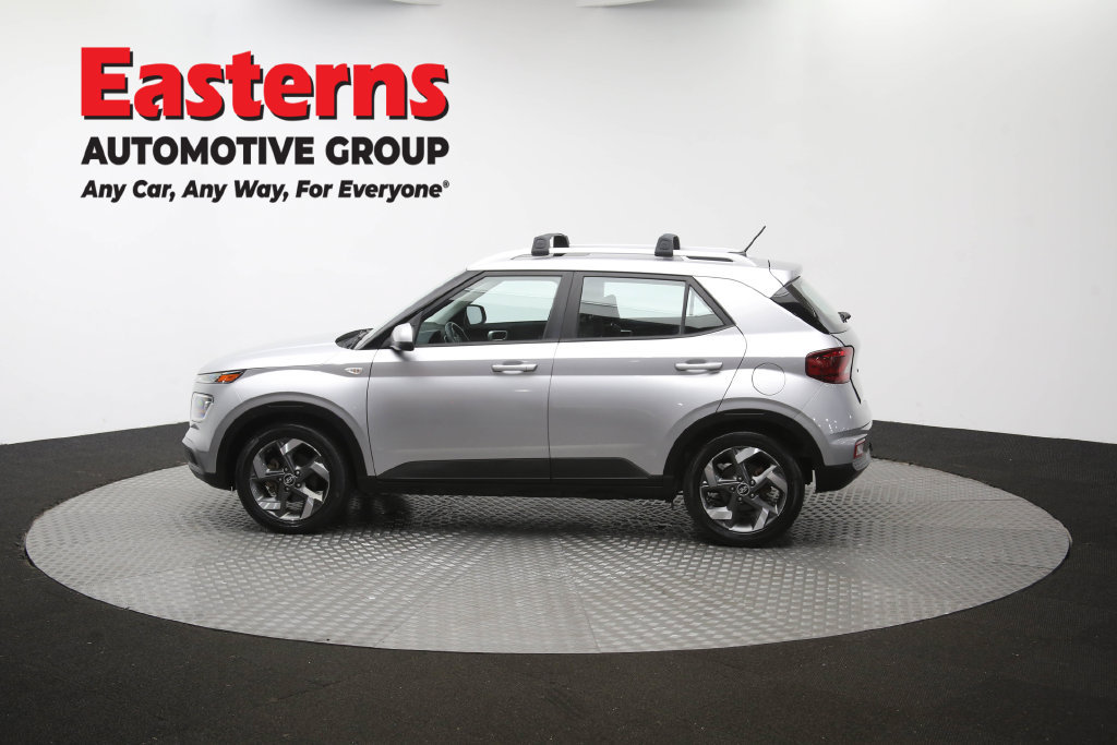 Used 2023 Hyundai Venue SEL FWD image 65