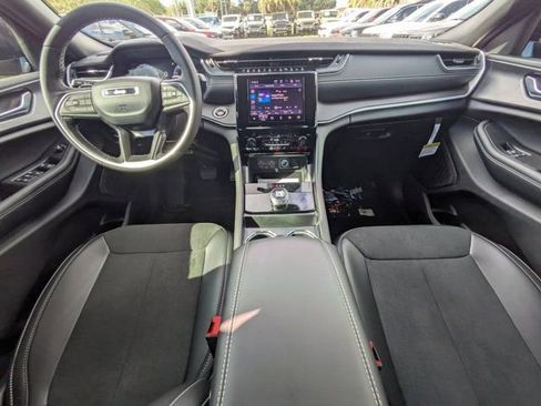 New 2025 Jeep Grand Cherokee L Laredo AWD/4WD image 16