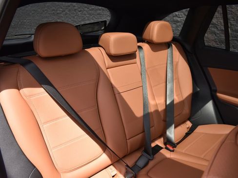 Used 2025 Mercedes-Benz GLC 350e 4MATIC image 34