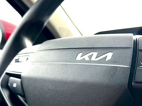 Used 2025 Kia K4 FWD image 30