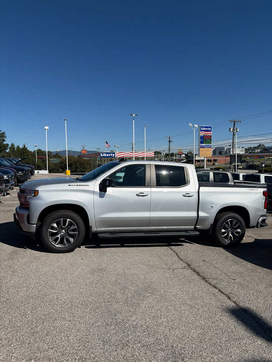 Used 2022 Chevrolet Silverado 1500 RST w/ Safety Package AWD/4WD image 12