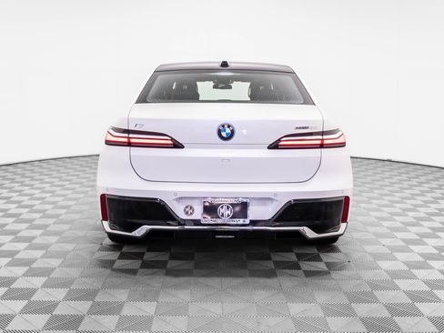 Used 2025 BMW i7 eDrive50 w/ M Sport Package image 5