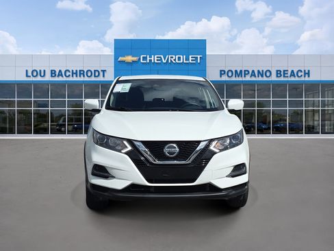Used 2020 Nissan Rogue Sport S image 2