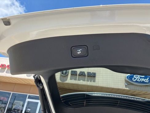 Used 2024 Ford Edge SEL w/ Convenience Package AWD/4WD image 13
