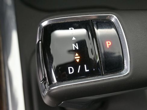 Used 2023 GMC Sierra 1500 Elevation w/ Preferred Package AWD/4WD image 31
