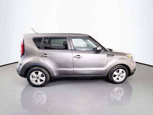 Used 2018 Kia Soul image 11