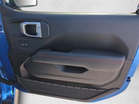 Used 2023 Jeep Gladiator Rubicon w/ Cold Weather Group image 24