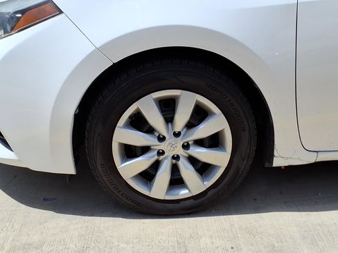 Used 2014 Toyota Corolla LE FWD image 4