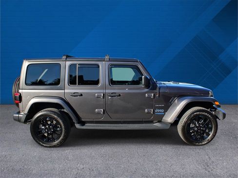 Used 2022 Jeep Wrangler Unlimited Sahara w/ Cold Weather Group image 10