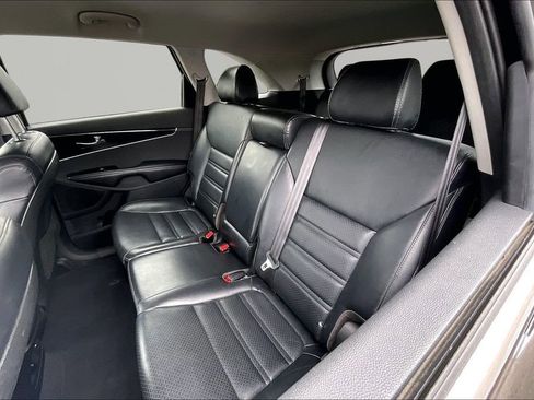 Used 2019 Kia Sorento EX image 25