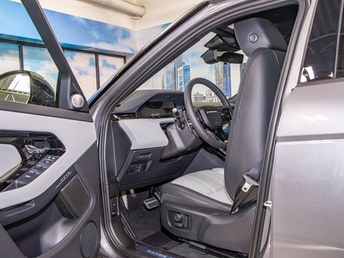 New 2026 Land Rover Range Rover Evoque Dynamic SE image 13