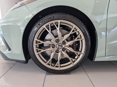 Used 2024 Chevrolet Corvette Stingray Premium Cpe w/ Z51 Performance Package RWD image 16