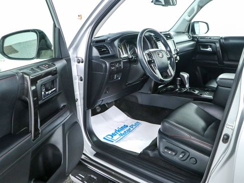 Used 2023 Toyota 4Runner TRD Off-Road Premium AWD/4WD image 3