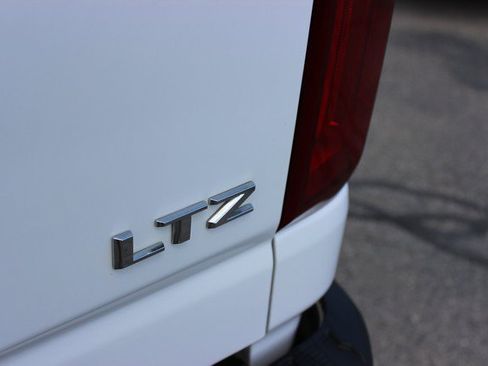 Used 2024 Chevrolet Silverado 2500 LTZ w/ LTZ Convenience Package AWD/4WD image 14