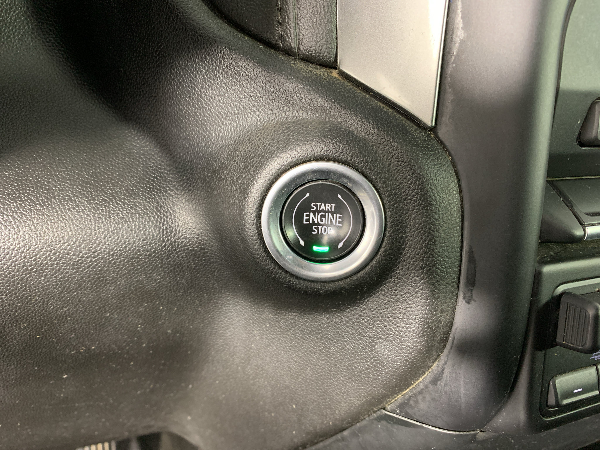 Used 2022 Chevrolet Silverado 1500 RST AWD/4WD image 16