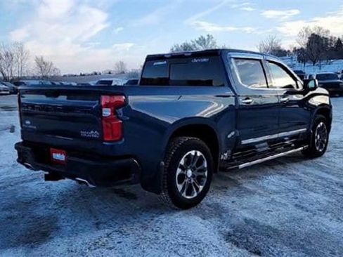 Certified 2022 Chevrolet Silverado 1500 High Country w/ Z71 Off-Road Package image 8