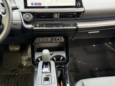 Used 2025 Toyota Prius XLE image 17