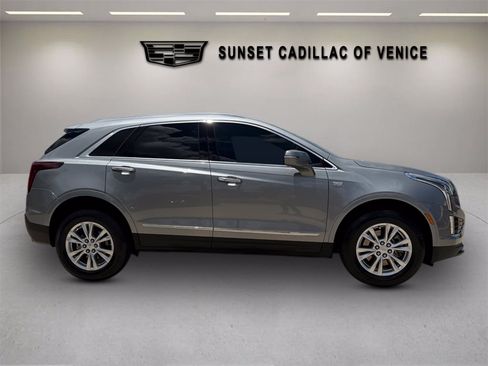 Certified 2024 Cadillac XT5 Luxury FWD image 2