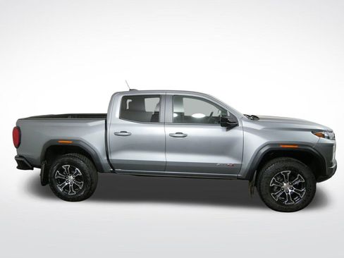 Used 2025 GMC Canyon AT4 w/ Technology Plus Package AWD/4WD image 2