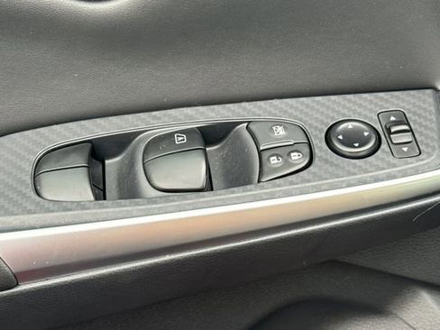 Used 2025 Nissan Sentra SR image 12