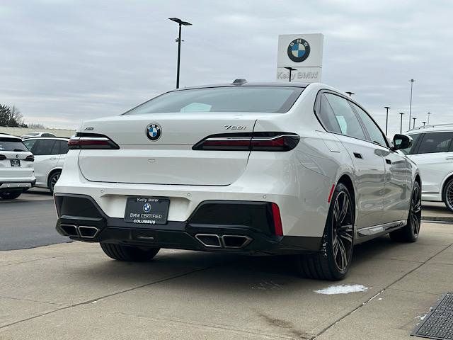 Used 2023 BMW 760i xDrive AWD/4WD image 12