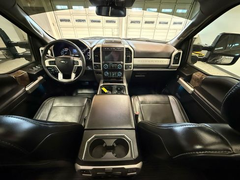 Used 2019 Ford F250 Lariat w/ Lariat Ultimate Package AWD/4WD image 25