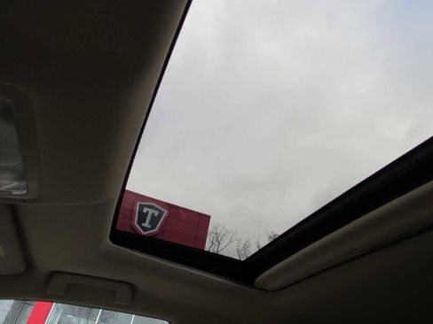 Used 2018 Toyota Highlander XLE image 20