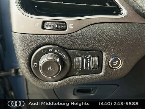 Used 2020 Jeep Cherokee Limited AWD/4WD image 16