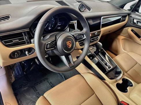 New 2026 Porsche Macan AWD/4WD image 4