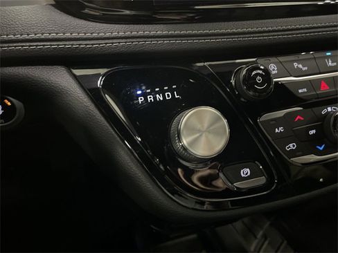 Used 2023 Chrysler Pacifica Touring-L w/ S Appearance Package image 24