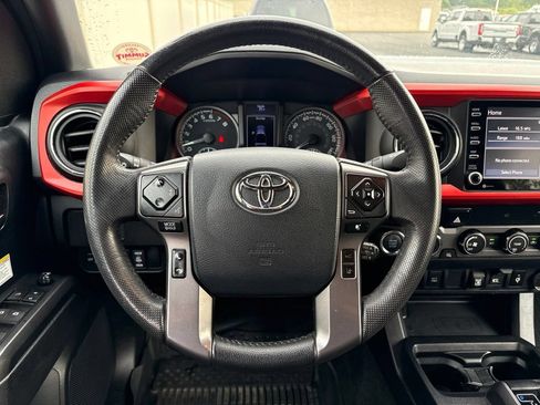 Used 2020 Toyota Tacoma TRD Off-Road AWD/4WD image 10