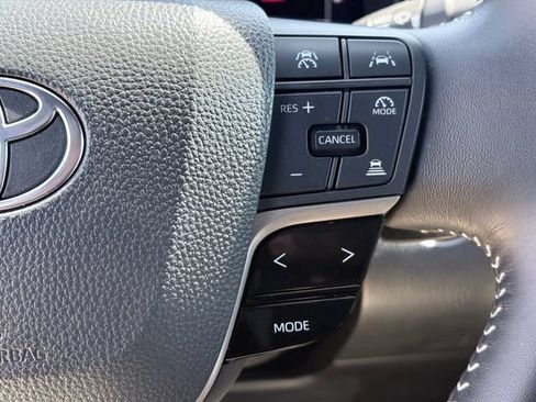 Used 2025 Toyota Camry SE FWD image 12
