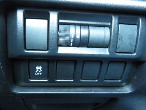 Used 2020 Subaru Impreza 2.0i Sport image 25