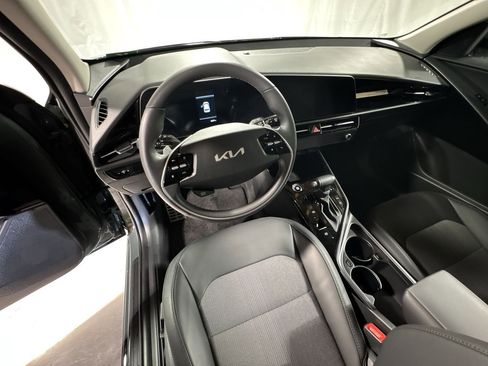 Certified 2025 Kia Niro EX Touring image 15