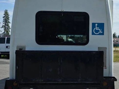 Used 2011 Ford E-450 and Econoline 450 Super Duty w/ Shuttle Bus Prep Pkg image 7