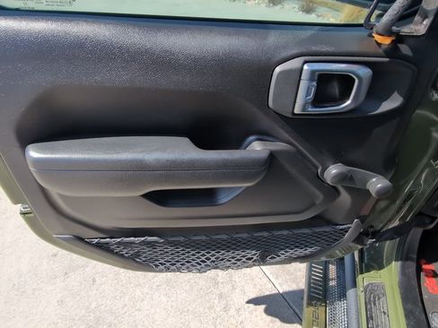 Used 2022 Jeep Wrangler Unlimited Sport image 10