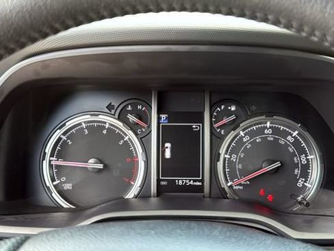 Used 2024 Toyota 4Runner TRD Off-Road AWD/4WD image 14