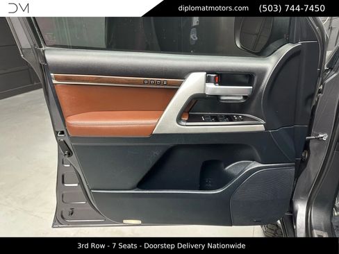 Used 2021 Toyota Land Cruiser image 24