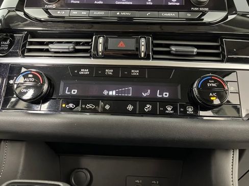Used 2025 Nissan Pathfinder SV FWD image 28