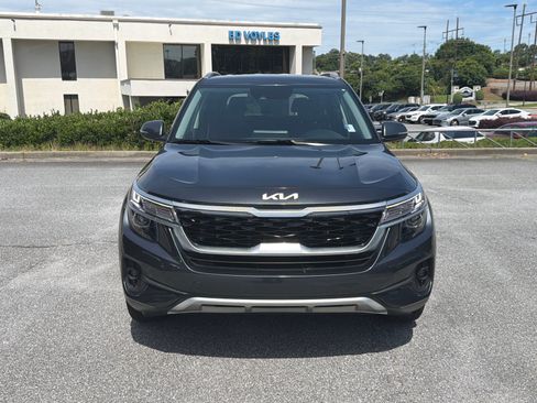 Used 2023 Kia Seltos S w/ Navigation Package FWD image 4