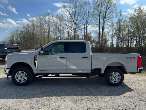 New 2026 Ford F250 XLT w/ FX4 Off-Road Package image 4